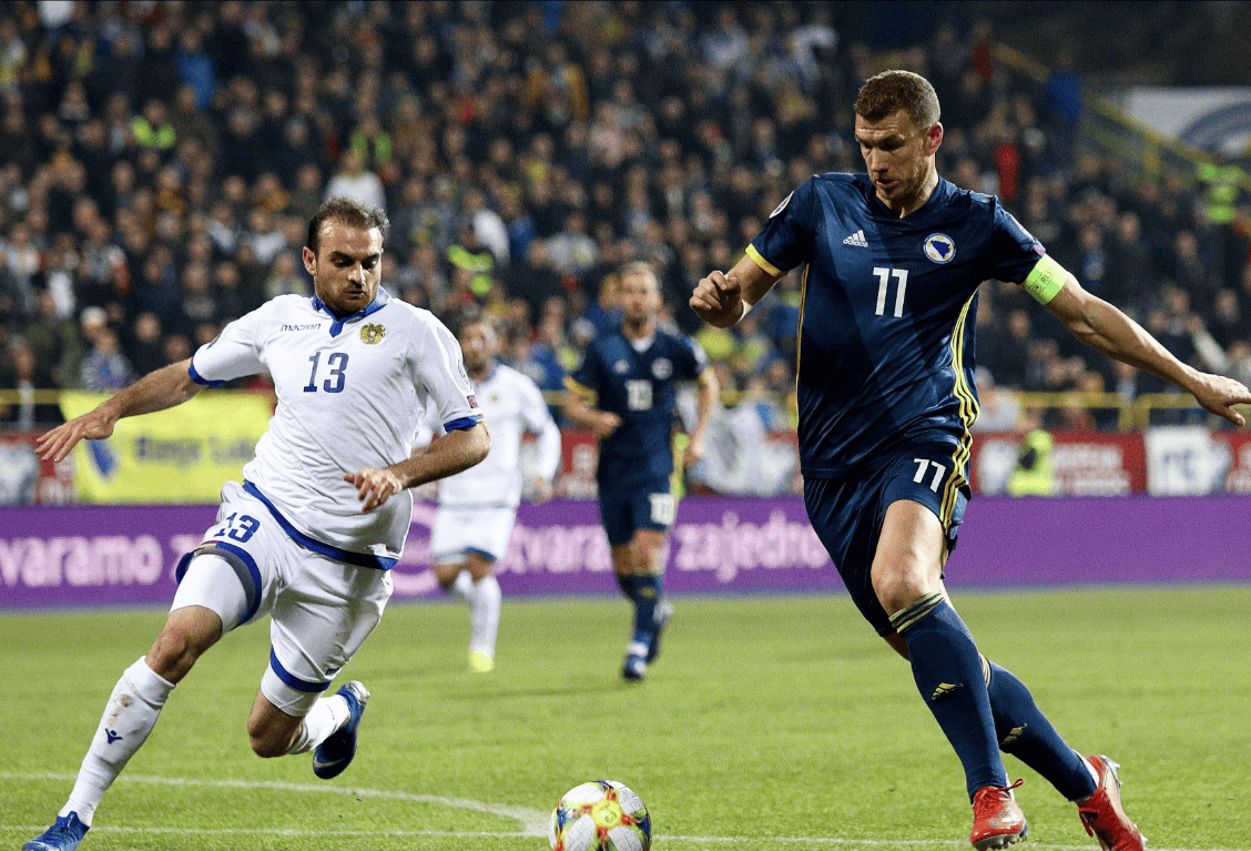 Kaiyun官网-包含荷甲关键时刻再迎强敌，费耶诺德刷新队史纪录，主帅态度：球迷炸锅，赛季目标并未改变的词条